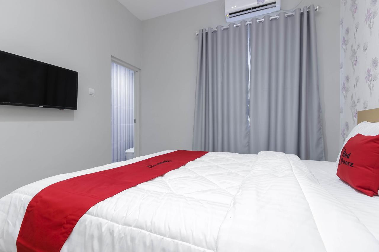 RedDoorz Syariah near Metropolitan Mall Bekasi Esterno foto