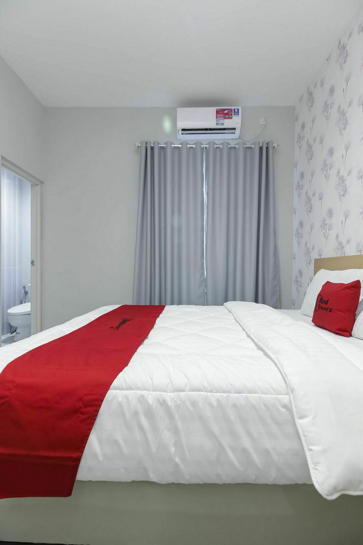 RedDoorz Syariah near Metropolitan Mall Bekasi Esterno foto